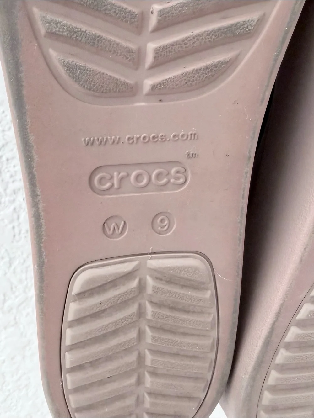 CROCS Women's Brooklyn Low Wedge Platform Sandal (Black) Size 9